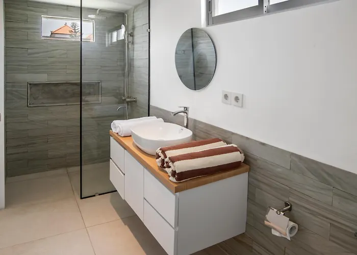 Center Of - Cute Little - Calm & Quiet - 2br