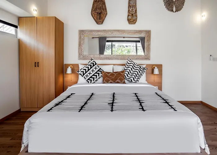 Center Of - Cute Little - Calm & Quiet - 2br *